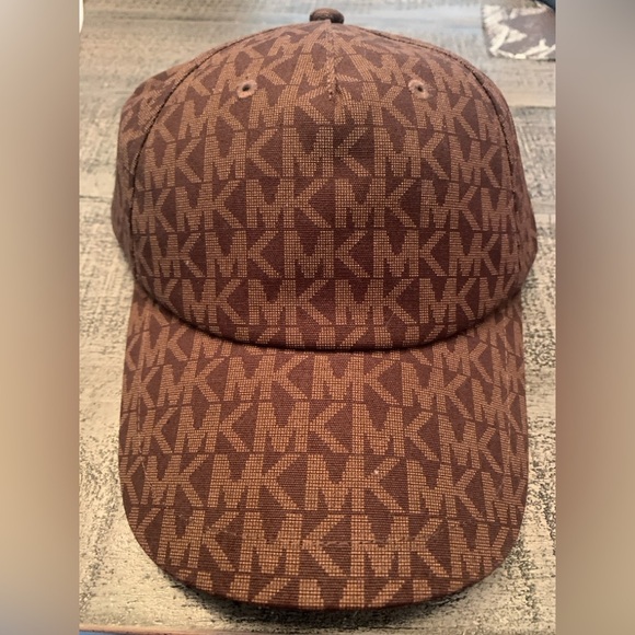 Michael Kors MK Logo Baseball Cap, Gold Hardware Velcro Strap Brown One size NWT - Picture 2 of 6